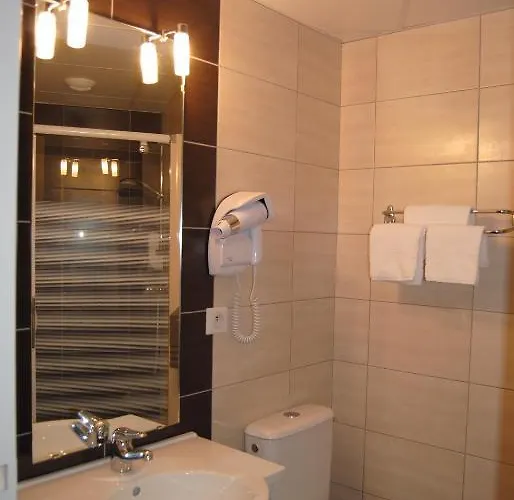 Отель Roc De Massabielle 3*