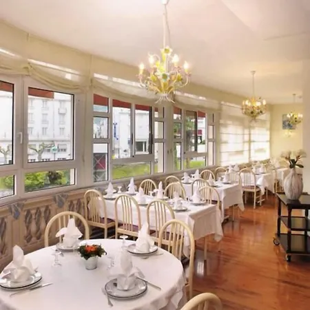 Hotell Roc De Massabielle Lourdes