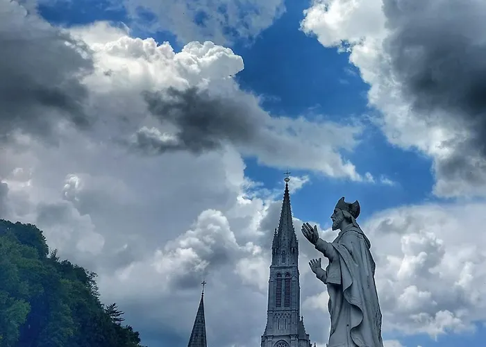 Roc De Massabielle Отель Лурд