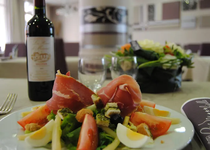 Roc De Massabielle Отель Лурд