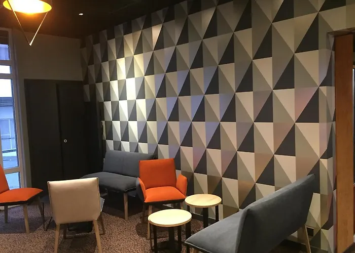 Отель Roc De Massabielle 3*